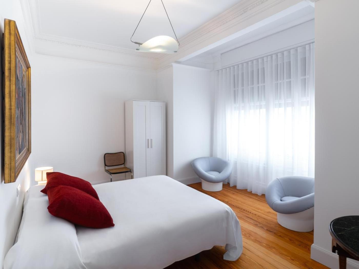 Housingleon Gaudi Suites Экстерьер фото
