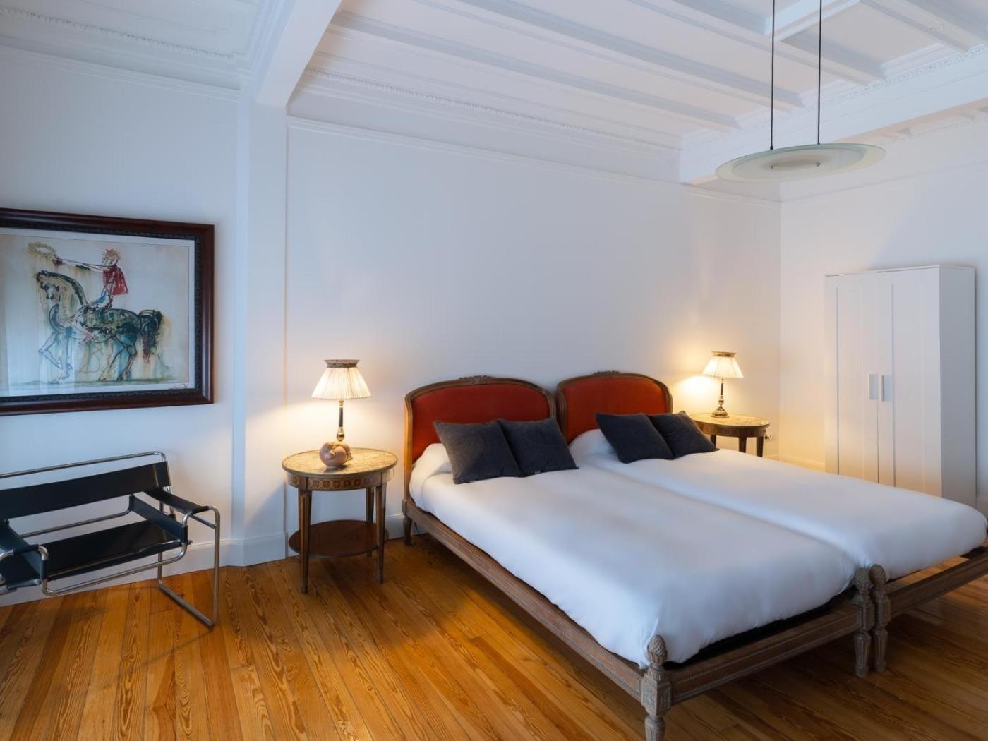 Housingleon Gaudi Suites Экстерьер фото